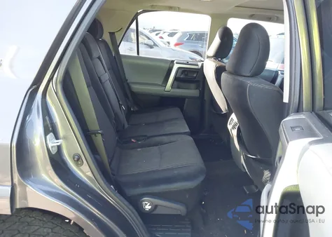 2010 Toyota 4Runner Sr5 V6 z USA, uszkodzony, nr VIN JTEBU5JR3A5008973